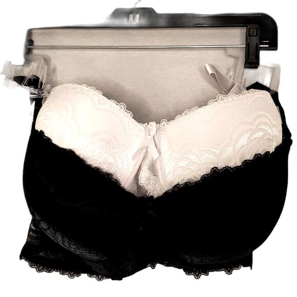 Elegant Lace Black and White Bra - Picture 1 of 5